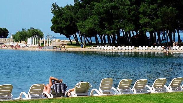 Villa Danex Superior Umag Buitenkant foto