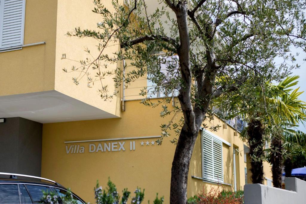 Villa Danex Superior Umag Buitenkant foto